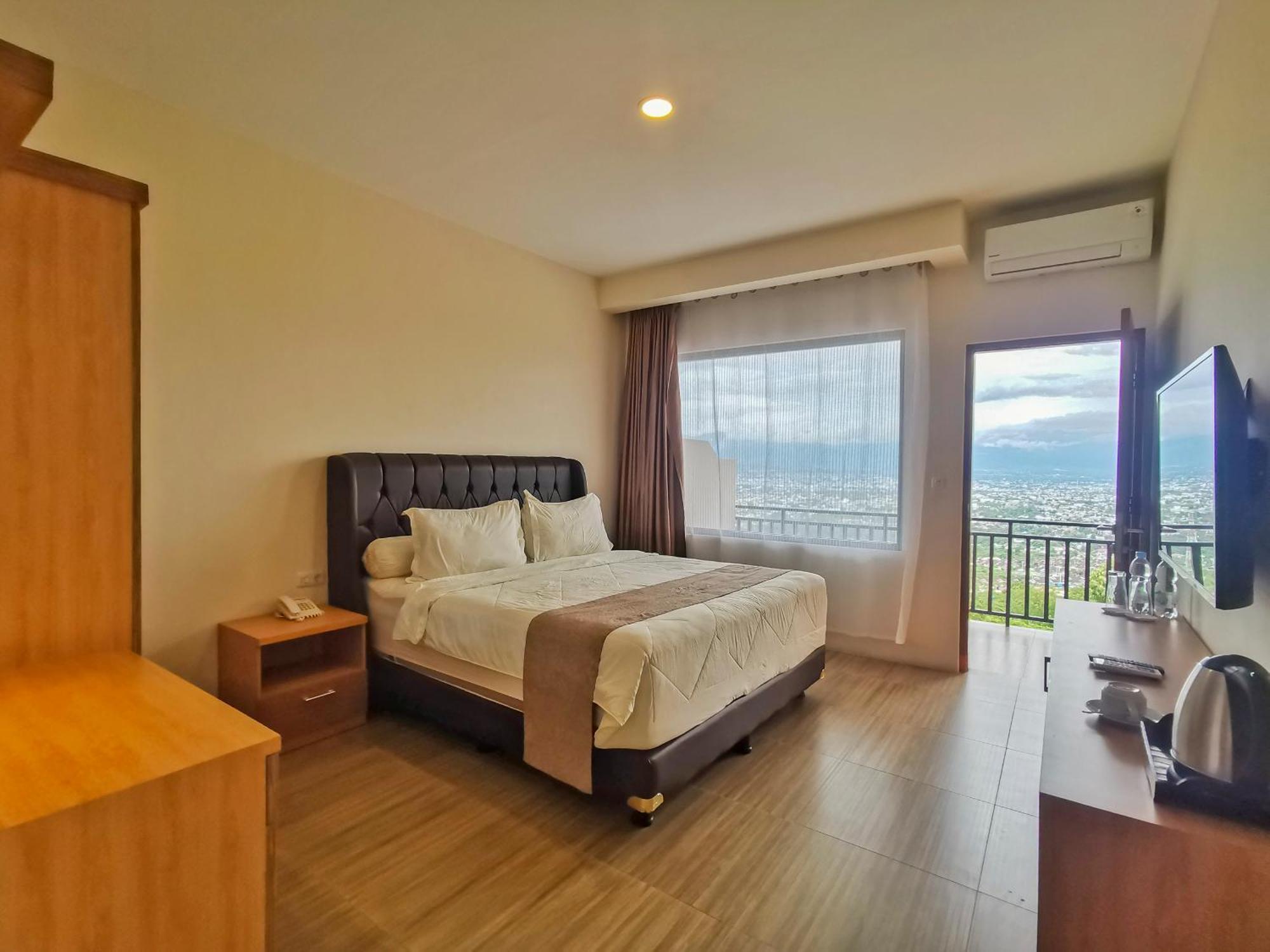 Bukit Indah Doda Hotel & Resorts Palu Buitenkant foto